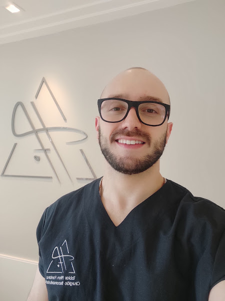 Foto 2 de Tobias Piton Fontana - Cirurgião Bucomaxilofacial - Consultório Odontológico