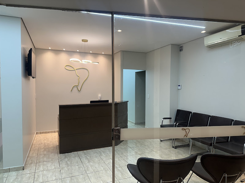 Foto 3 de Tosta Odontologia Integrada | Dentista em Patos de Minas | Lentes em Resina