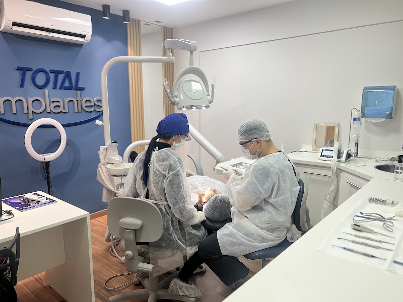 Foto 3 de Total Implantes