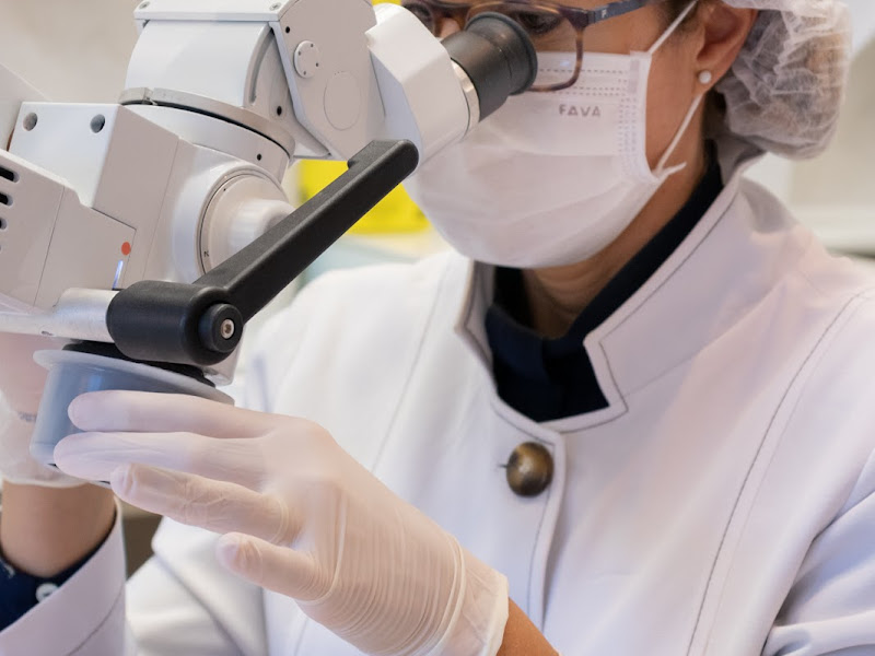 Foto 3 de Tratamento de Canal com Microscópio - Dra. Alessandra Fonseca: Endodontista