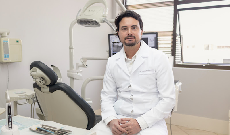 Foto 2 de Tratamento de canal - Leonardo Schamann - Doutor Canal