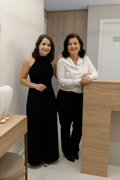 Foto 2 de Trefiglio Rocha Odontologia-Facetas | Endodontia com Microscópio | Alinhador Invisível-SouSmile | Odontopediatria | Cirurgias