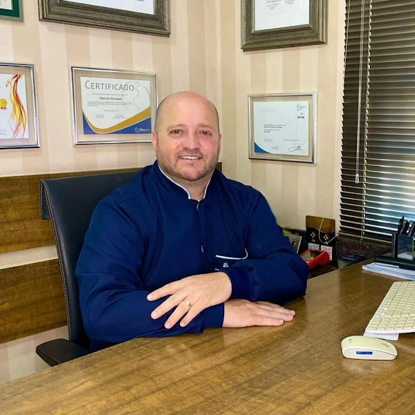 Foto 2 de Trevisani Odontologia | Implantes, Próteses e Lentes | Clínica Odontológica em Curitiba