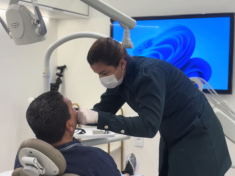 Foto 4 de Trinno Implantes – Clínica de Implante Dentário em Taguatinga, Lente de Contato e Faceta