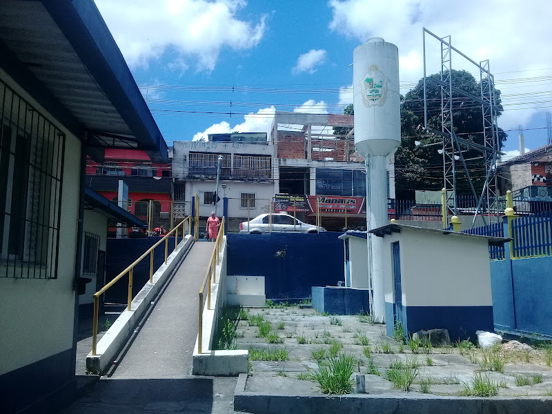 Foto de UBS Mansour Bulbol