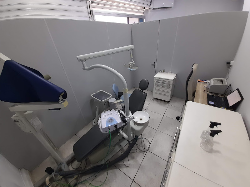 Foto 3 de União Clínica Odontológica | R.T.: Dr Warley Diniz Silva