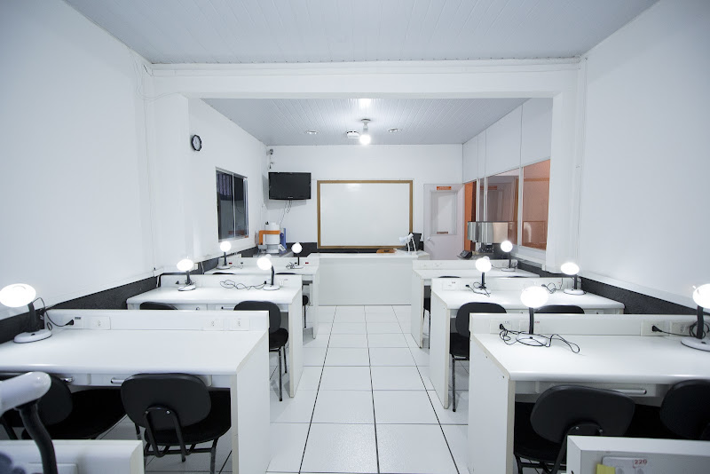 Foto 2 de UNIFAES - CURSO TÉCNICO EM PRÓTESE DENTÁRIA