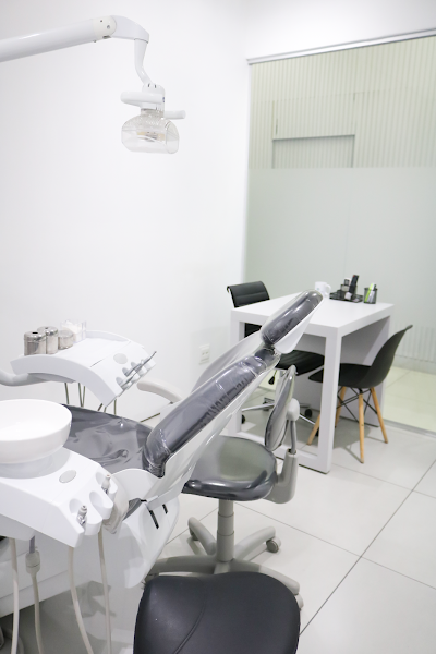 Foto 2 de Unisorrir Clínica Odontológica | Implantes Dentários | Invisalign