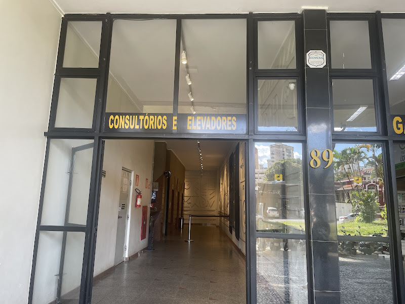 Foto 2 de Urgência Odontológica/ O’DON IMPLANTES / DR Renier Bedendo/ Dra Paloma Portela