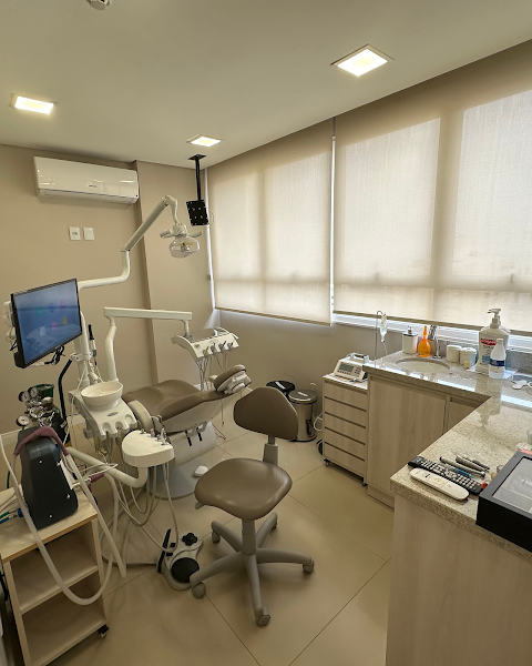 Foto 3 de V. Lopes - Clinica Odontológica Dr. Thomaz Verardo Lopes