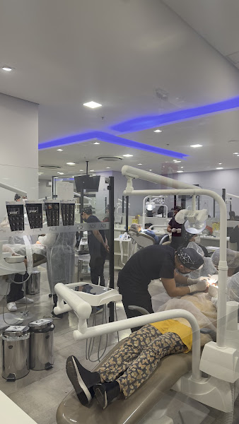 Foto 2 de VAGAS PARA PACIENTE MODELO - Harmonização, Implante - IOA Belo Horizonte