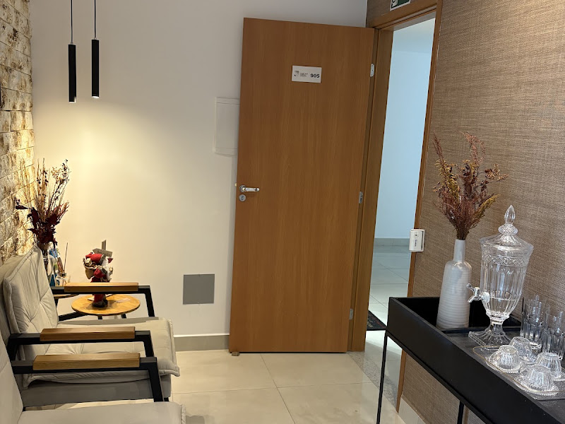 Foto 2 de Valeska Paulino | Dentista Juiz de Fora | Ortodontia - Aparelho dental e Alinhadores | Ortopedia da Face | Facetas