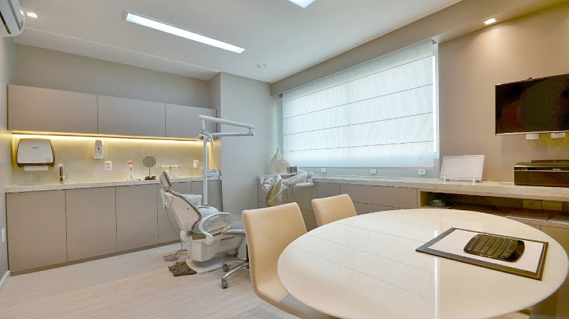 Foto 3 de Veras Odontologia - Estética do Sorriso, Implante dental e Harmonização Facial em João Pessoa