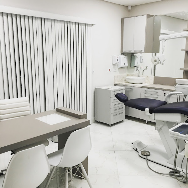 Foto 2 de Versalles Clínica Odontológica | Invisalign , Implante, Odontopediatria, Protese