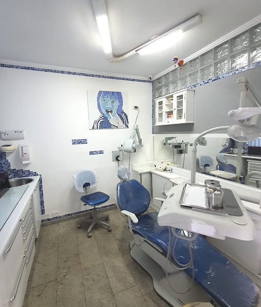 Foto 2 de Vis Avis Odontologia - Dra. Carolina Avi CRO/SP 89814