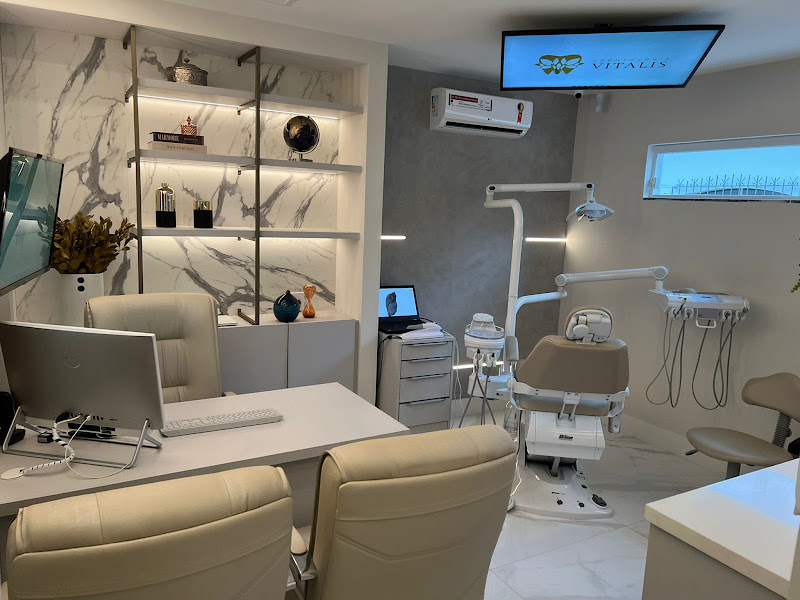 Foto 3 de Vitalis Odontologia | Implante Dentário | Lente de Contato Dental | Jardim Esplanada | São José dos Campos - SP