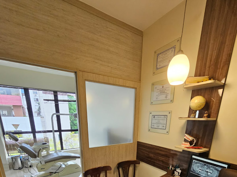 Foto 7 de Vitória Dall' Acqua Cirurgiã-Dentista