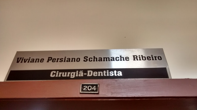 Foto 2 de Viviane Persiano Schamache Ribeiro Cirurgiã-Dentista