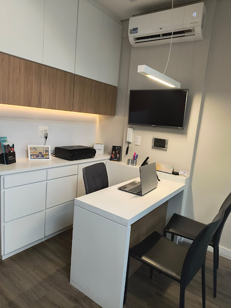 Foto 2 de Wellcare Clinic