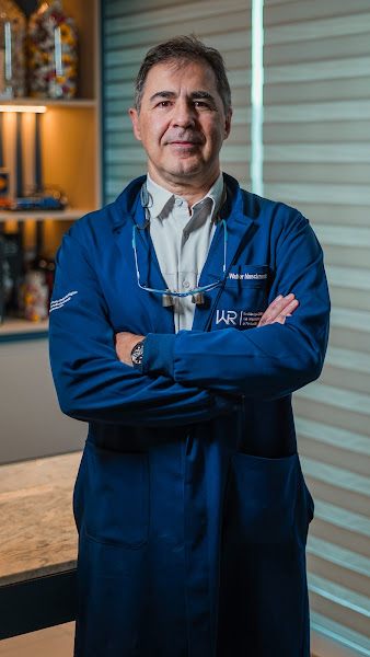 Foto 3 de WR Instituto Odontológico | Dr Walter Rosa | Implantes dentários | prótese protocolo | Dentista em Centro Cívico Curitiba