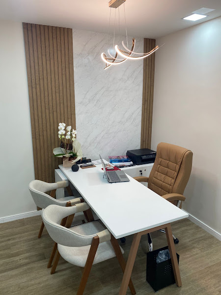 Foto 2 de Yamaguti Odontologia | Dentista | Lentes de Contato | Implante | Prótese dentária | HOF