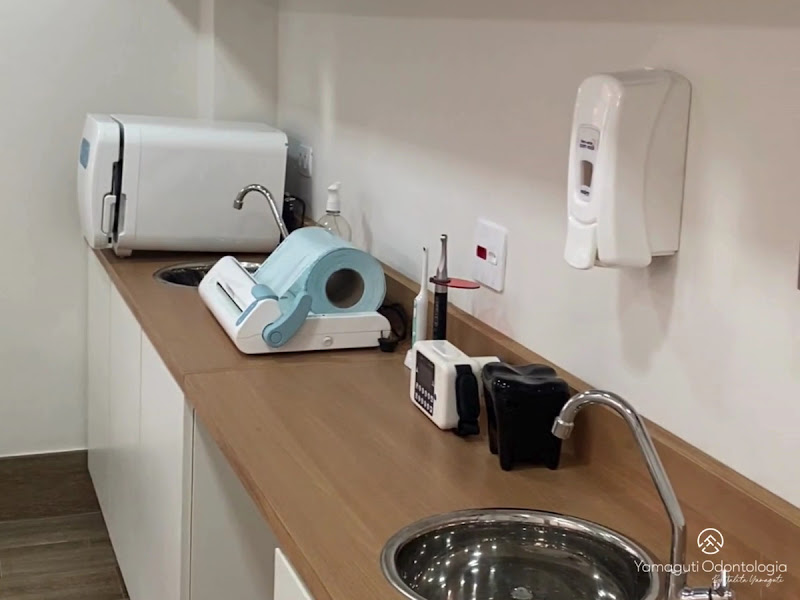 Foto 3 de Yamaguti Odontologia | Dentista | Lentes de Contato | Implante | Prótese dentária | HOF