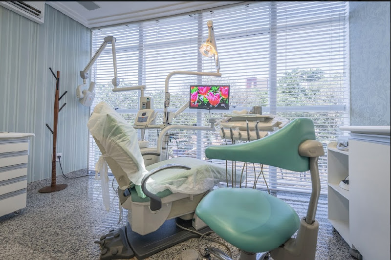 Foto 3 de Zamperlini Munhoz Odontologia Integrada