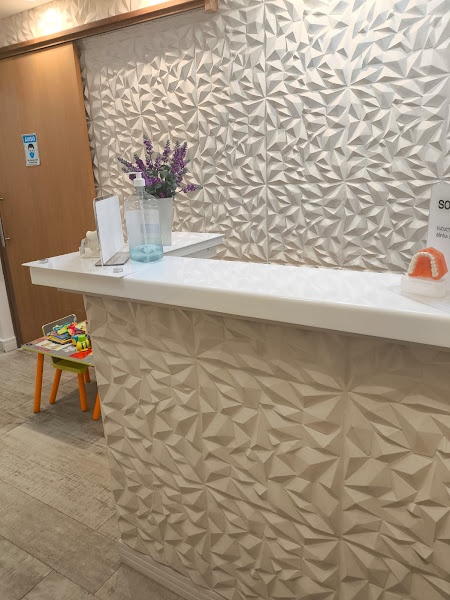 Foto 3 de Zari Odontologia | Dentista em Barueri