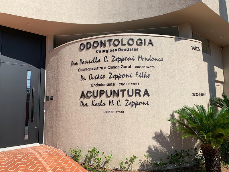Foto 3 de Zepponi Odontologia - Dr. Ovídio Zepponi Filho & Dra. Daniella Zepponi Mendonça